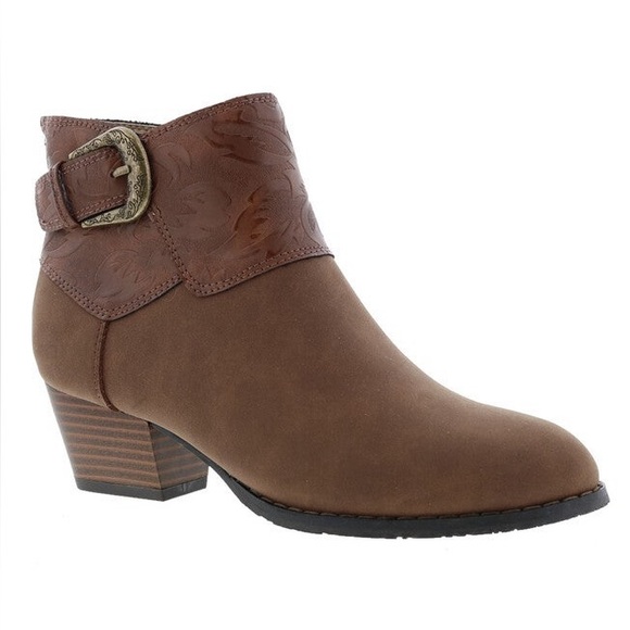 Ros Hommerson Shoes - Ros Hommerson Riley Booties Size 7W
